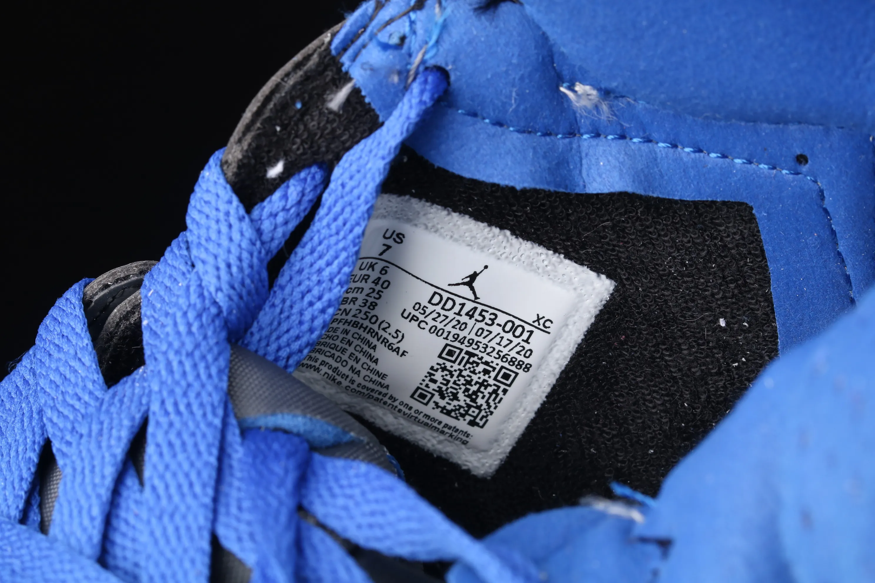 All Categories Air Jordan Jordan Series Basketball Shoes Air Jordan 1 High LPL x Air Jordan 1 Zoom Comfort "Iridescent" AJ1 Joe 1 Joint League of Legends Theme Basketball Shoes DD1453-001